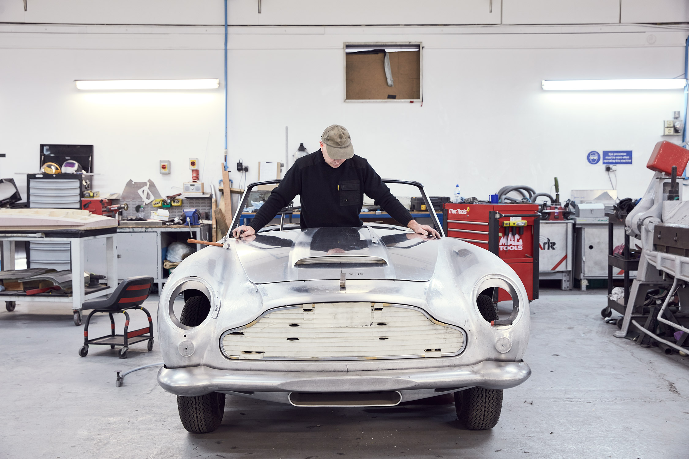 Hole & Corner – Aston Martin