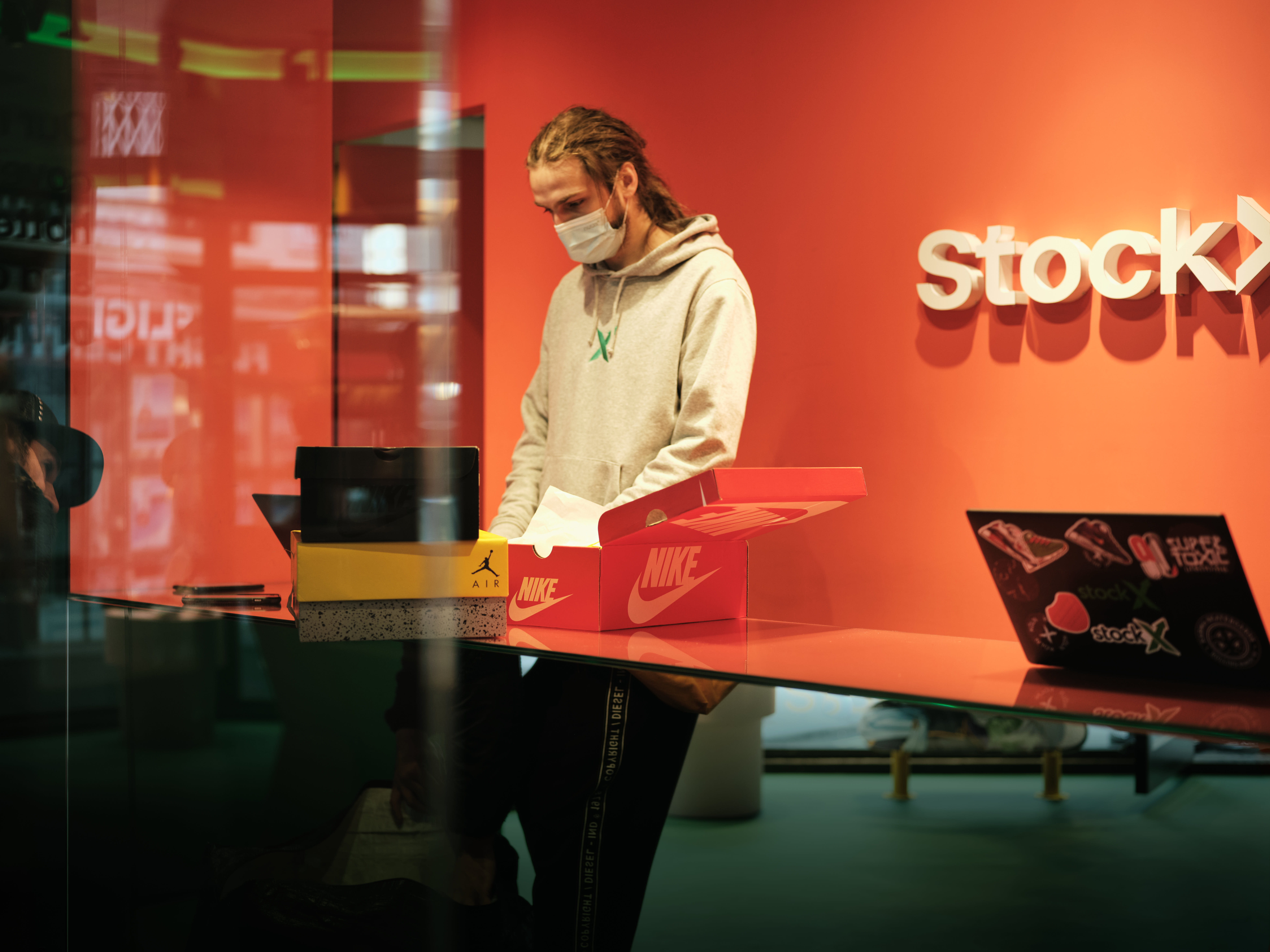 StockX