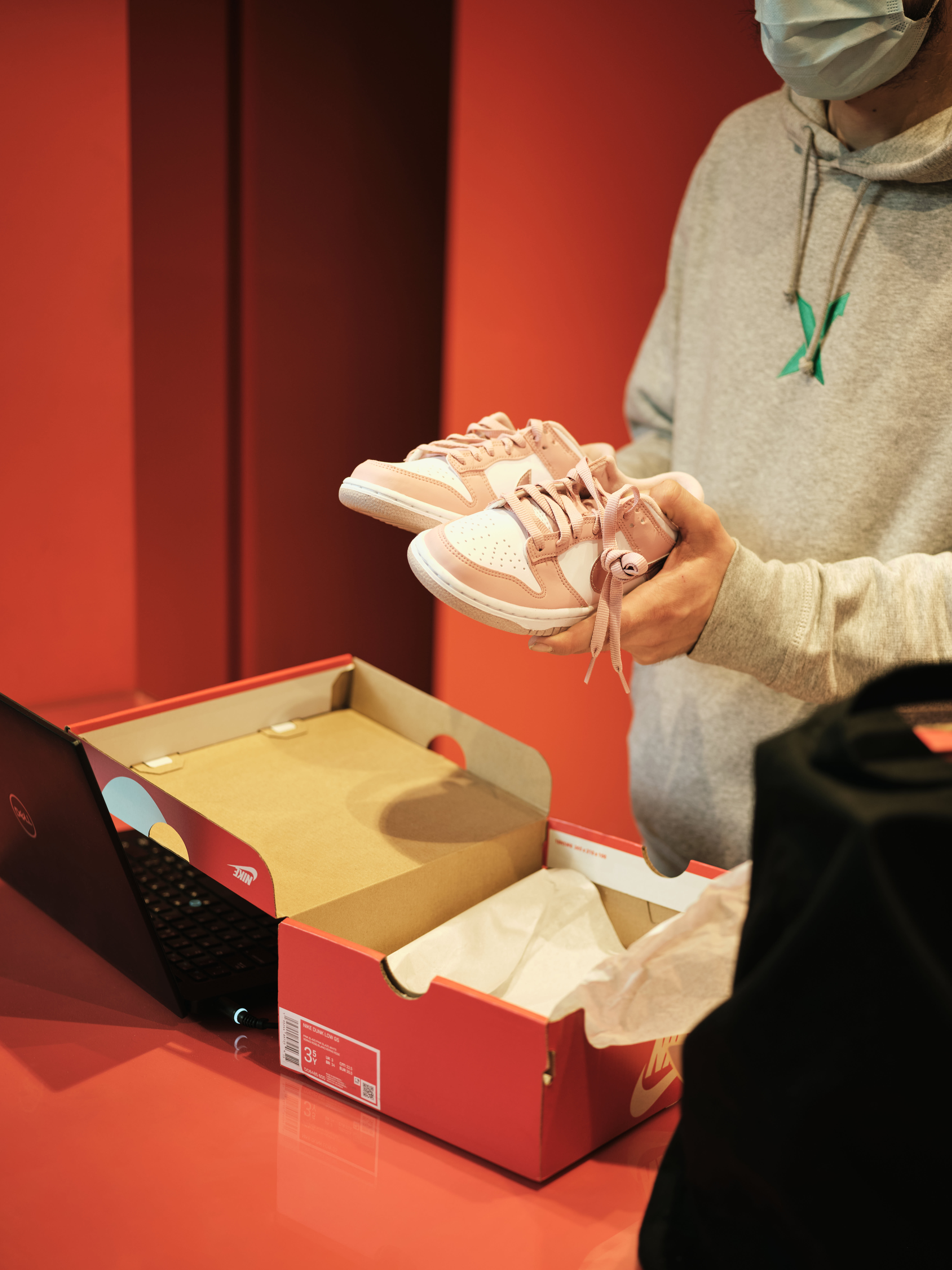 StockX