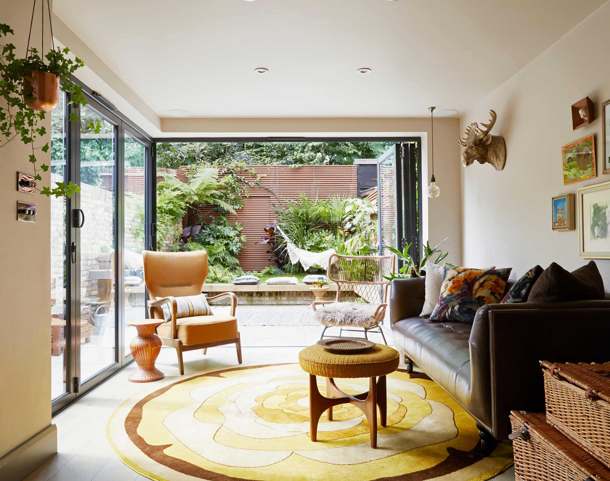Monica Tostes Design | De Beauvoir project