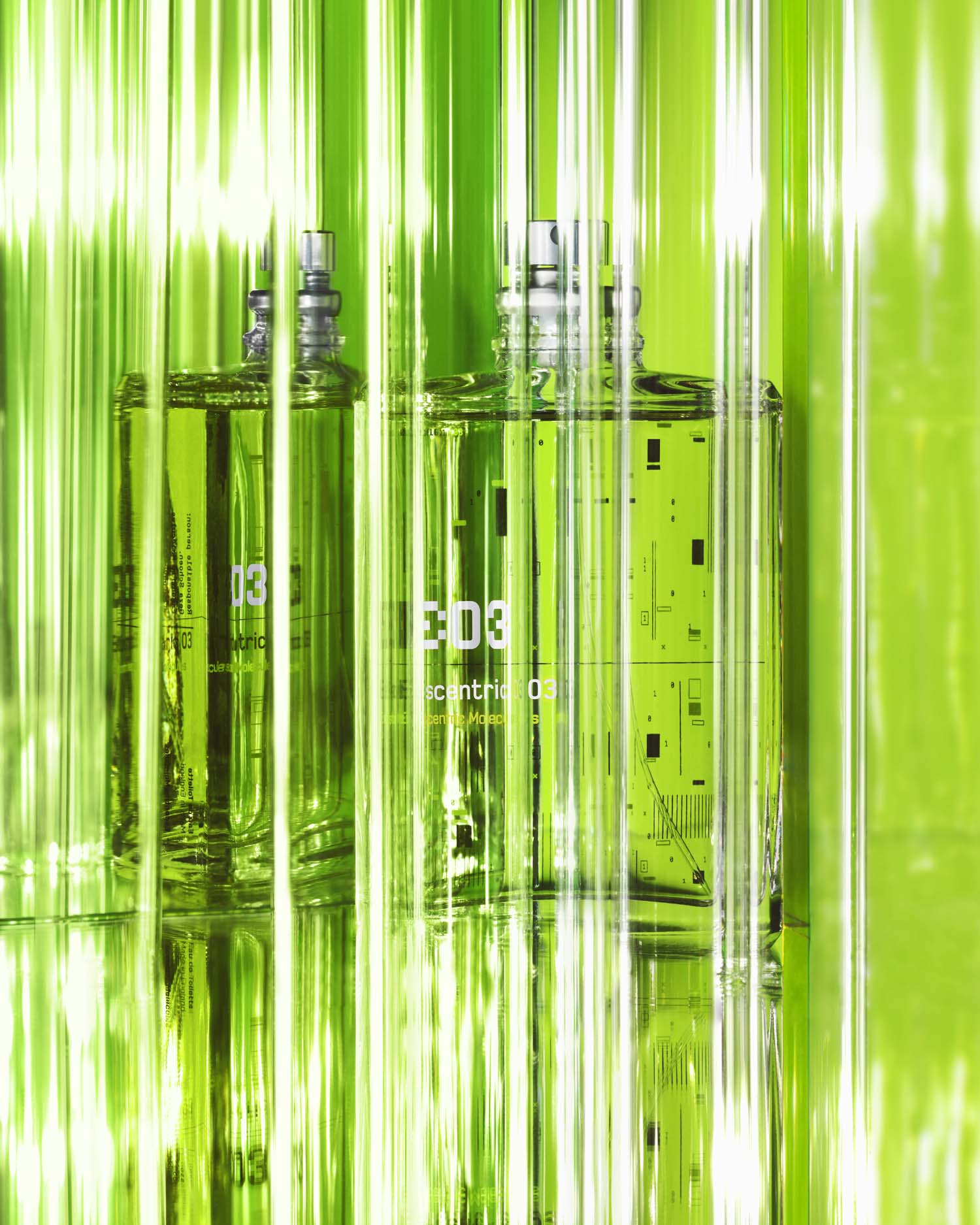Escentric Molecules